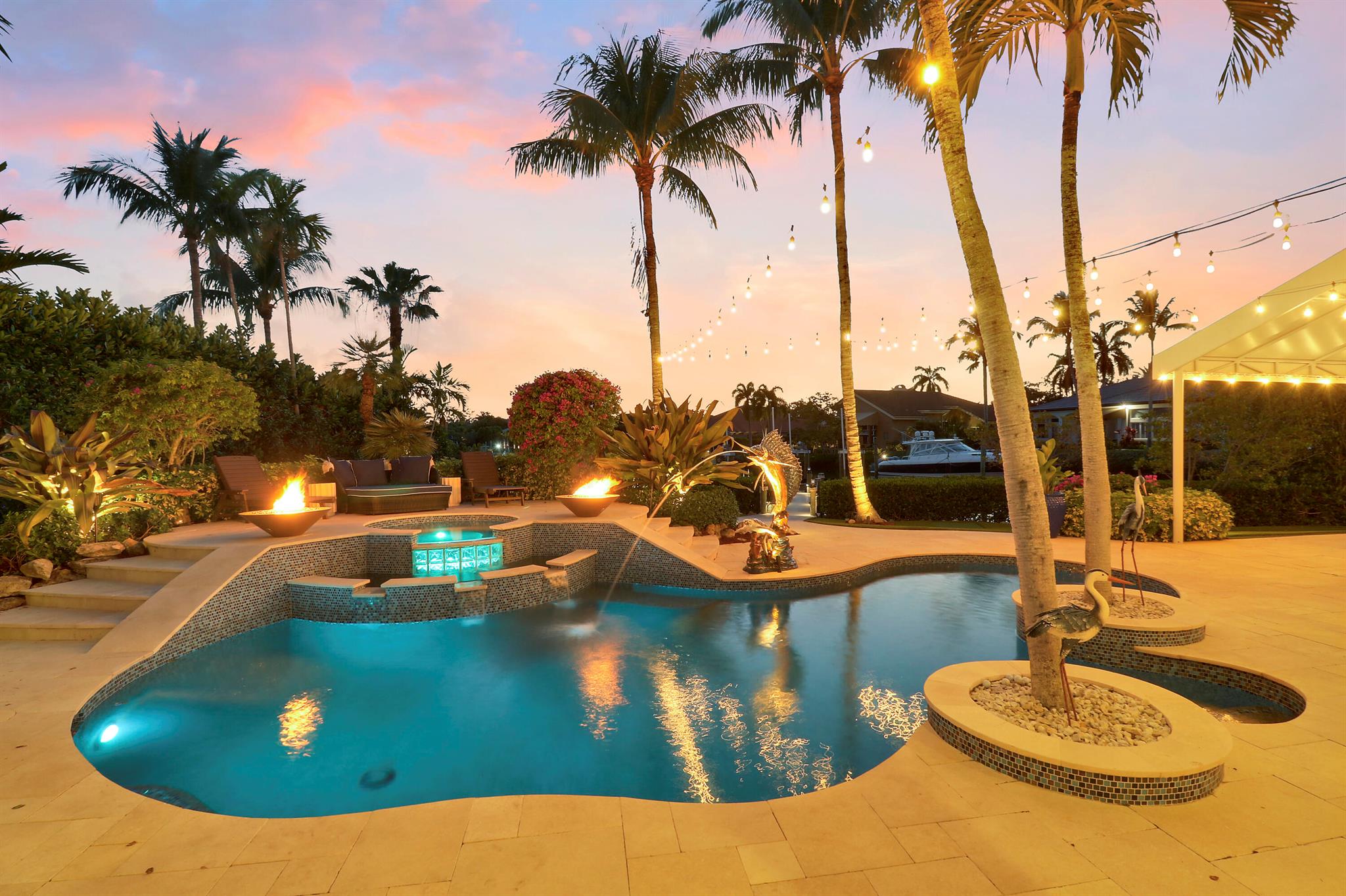 18808 SE Windward Island Lane