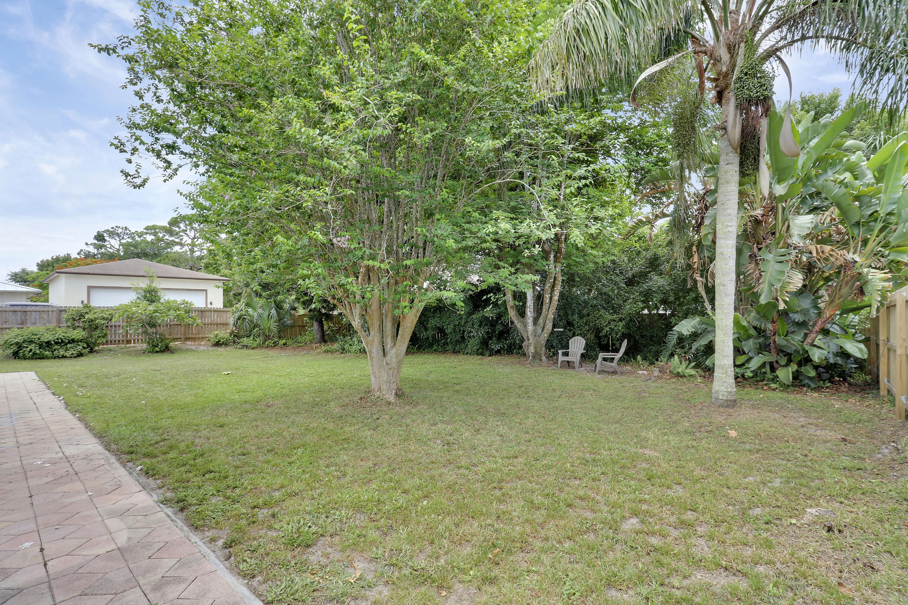 612 Oak Ter Terrace