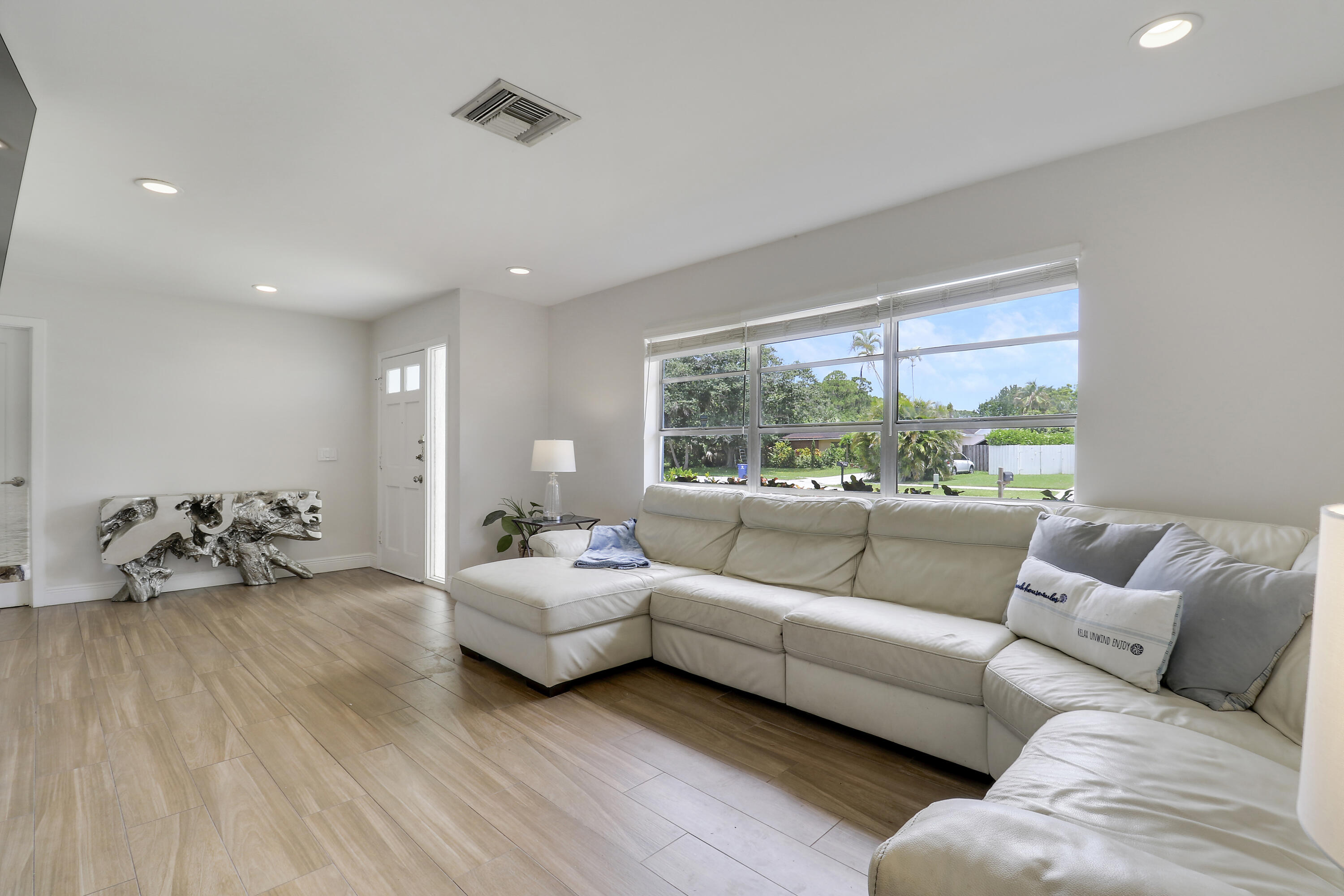 612 Oak Ter Terrace