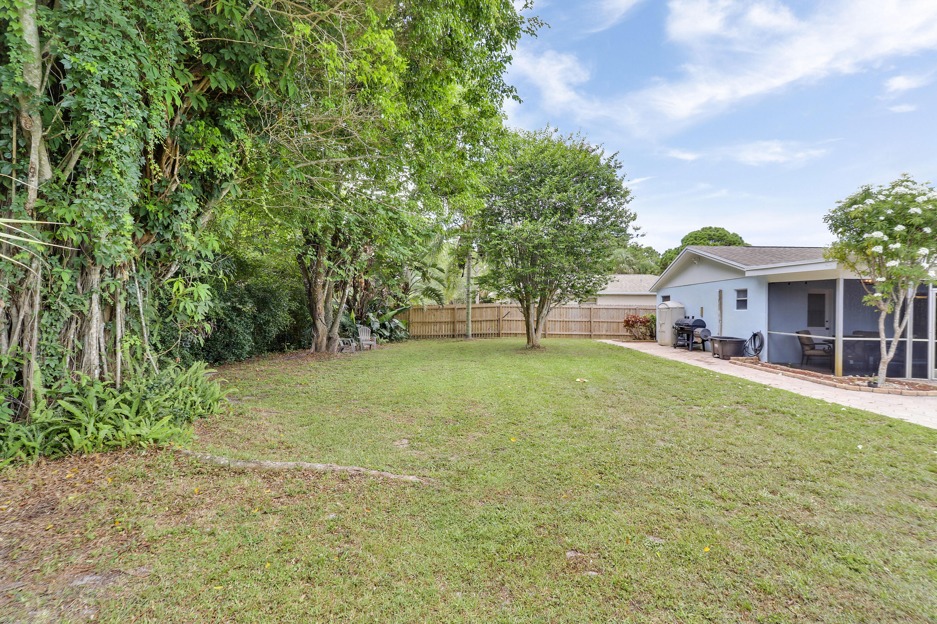 612 Oak Ter Terrace