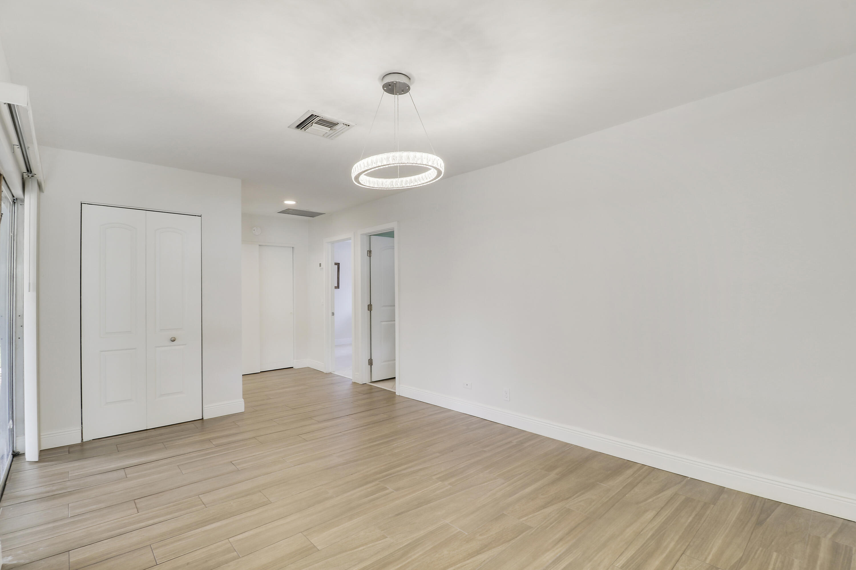 612 Oak Ter Terrace