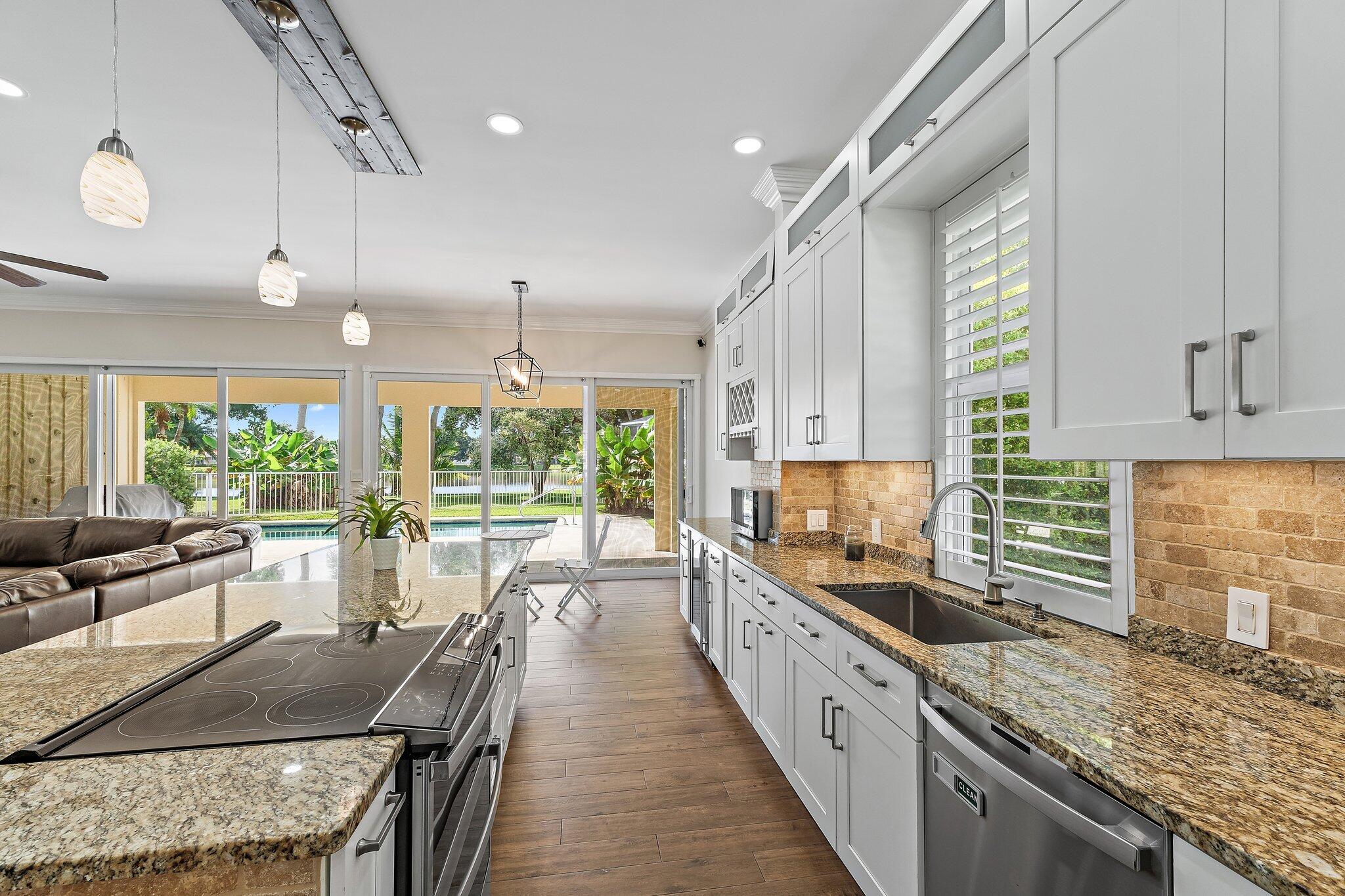 216 E Tall Oaks Circle