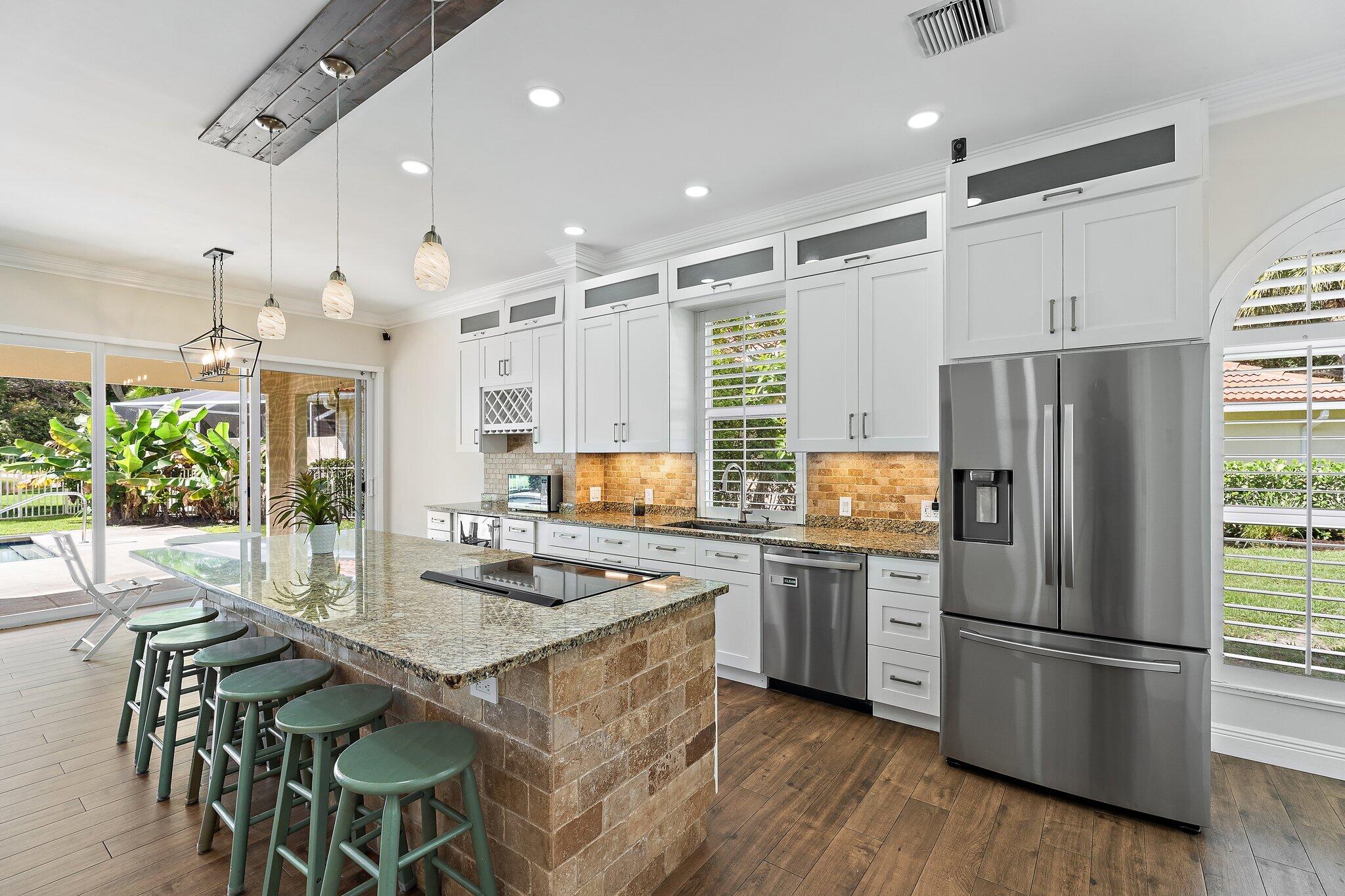 216 E Tall Oaks Circle