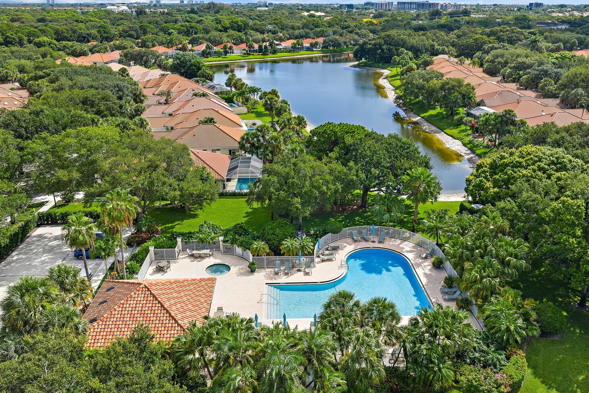 216 E Tall Oaks Circle