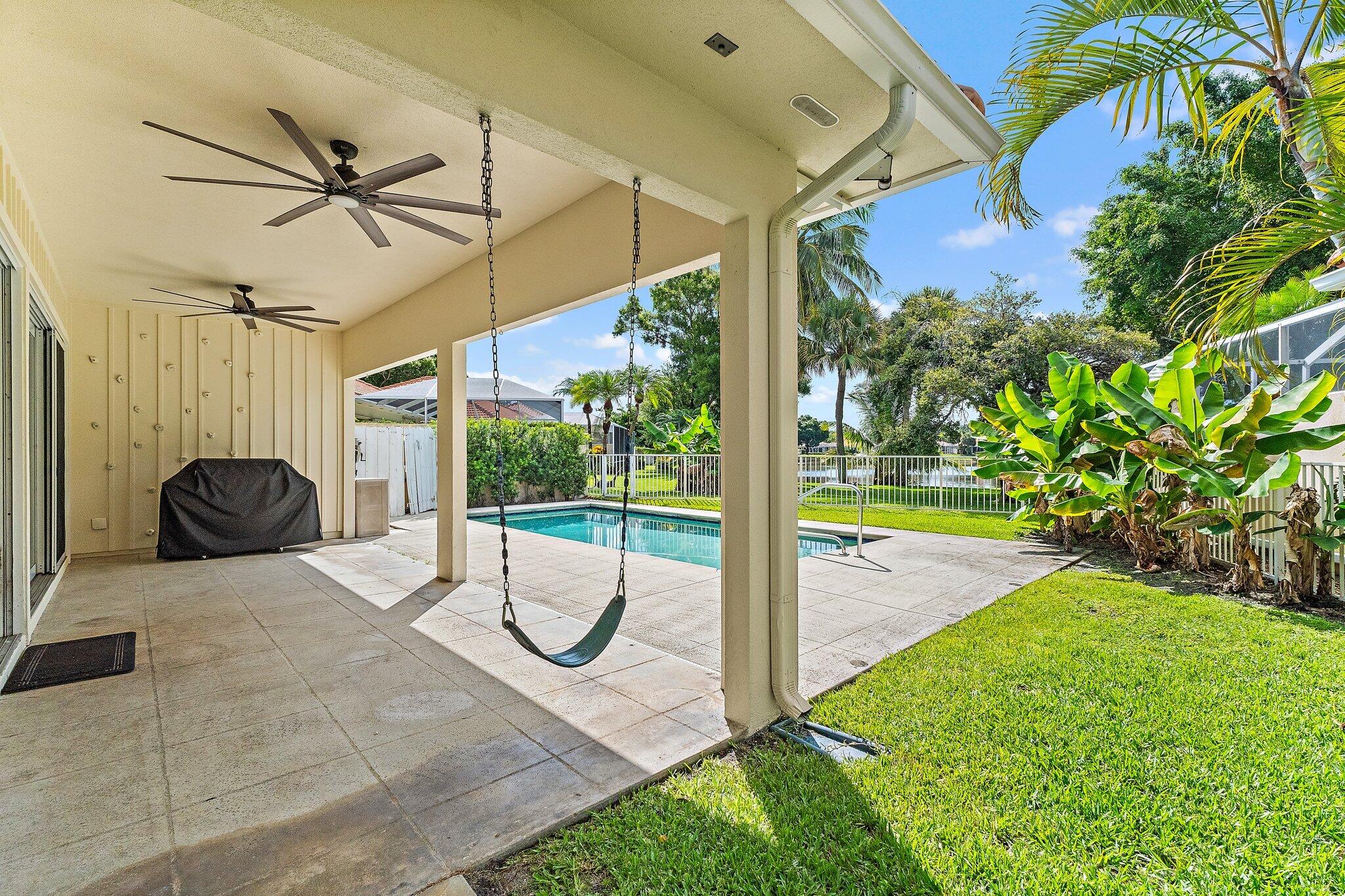 216 E Tall Oaks Circle