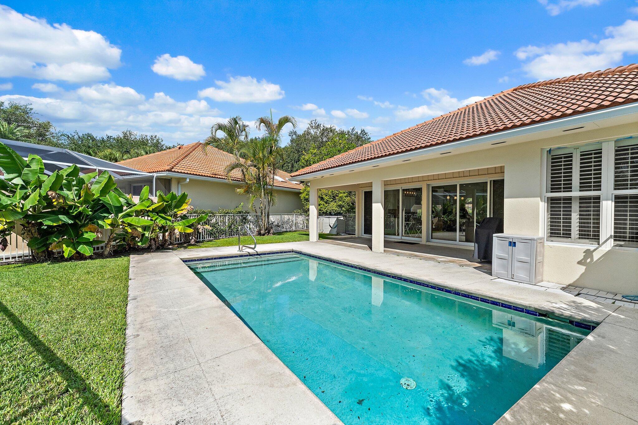 216 E Tall Oaks Circle