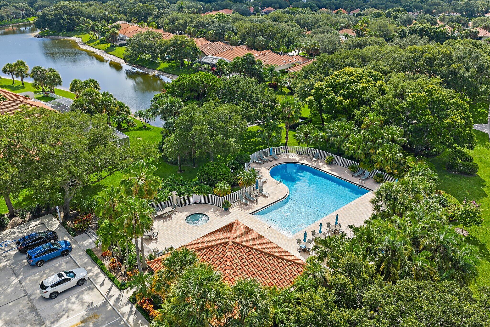 216 E Tall Oaks Circle