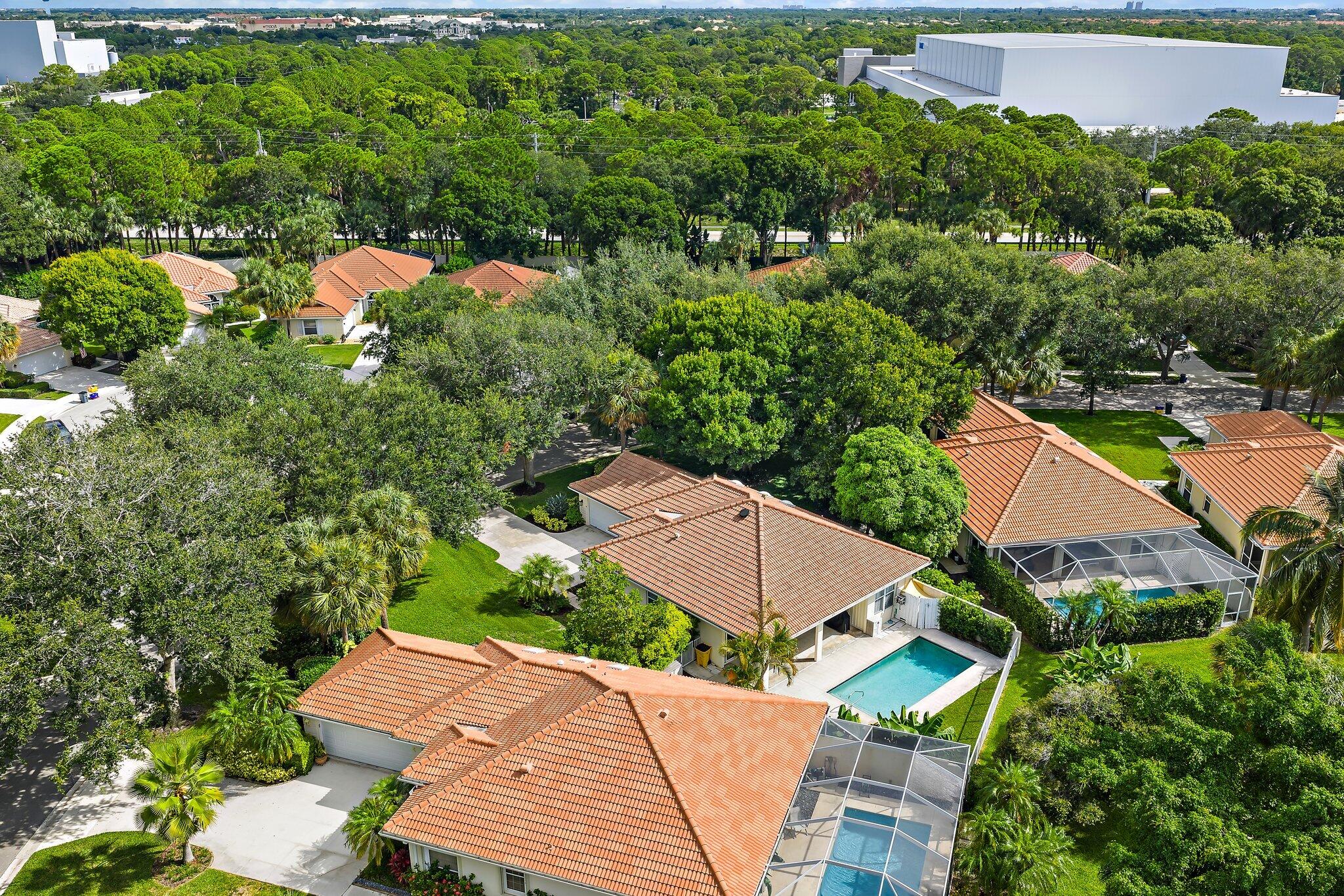 216 E Tall Oaks Circle