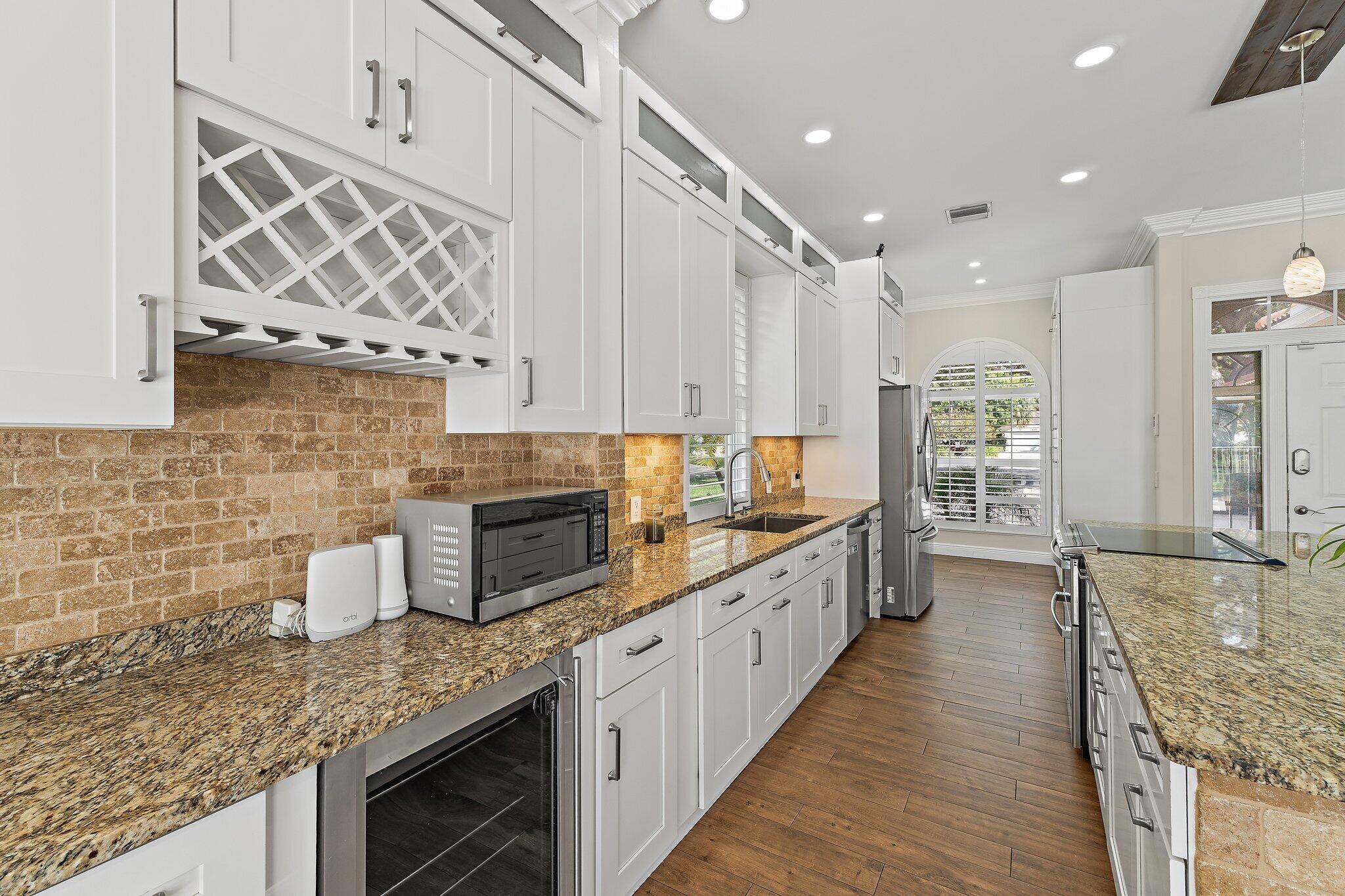 216 E Tall Oaks Circle