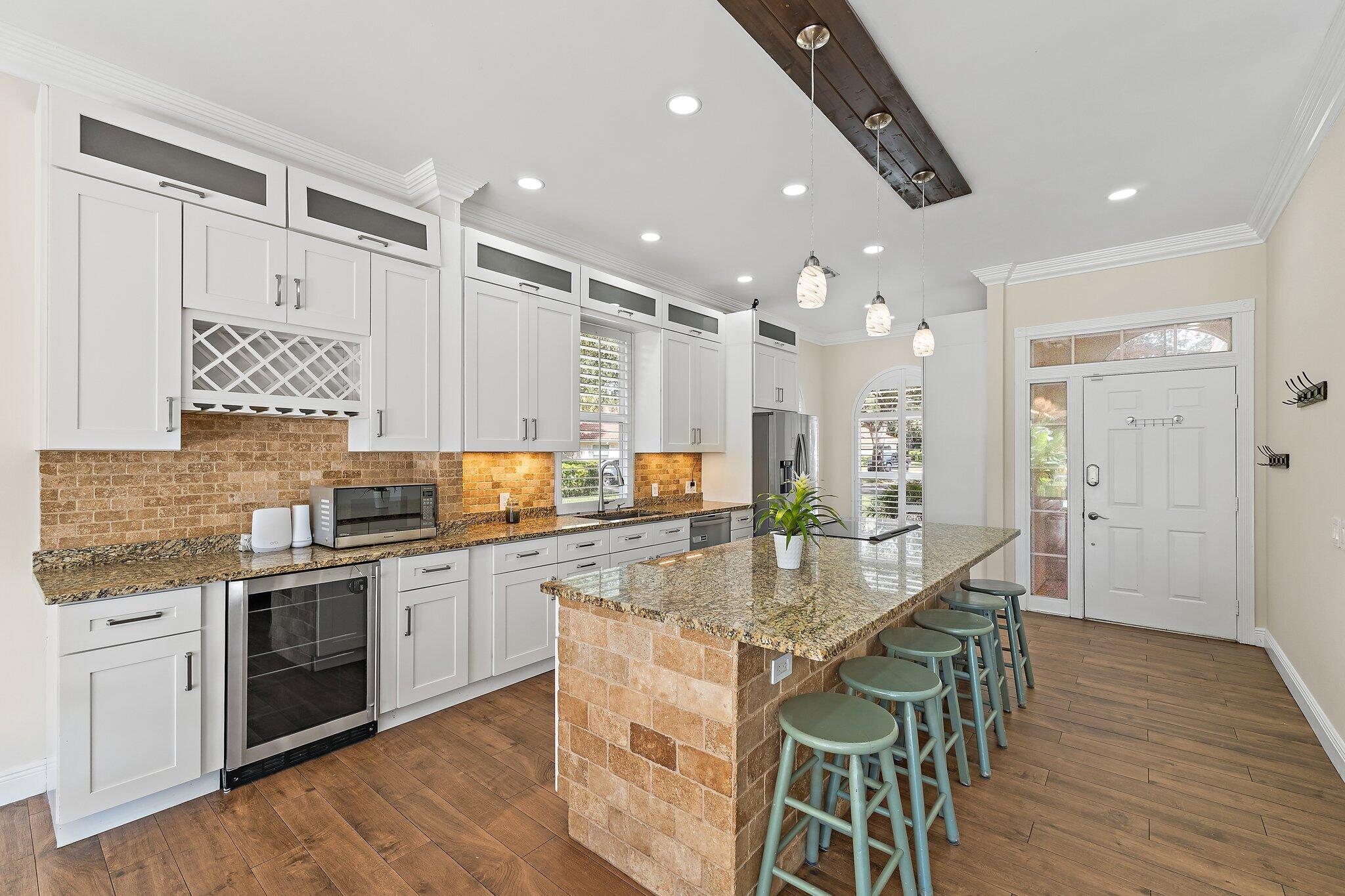 216 E Tall Oaks Circle