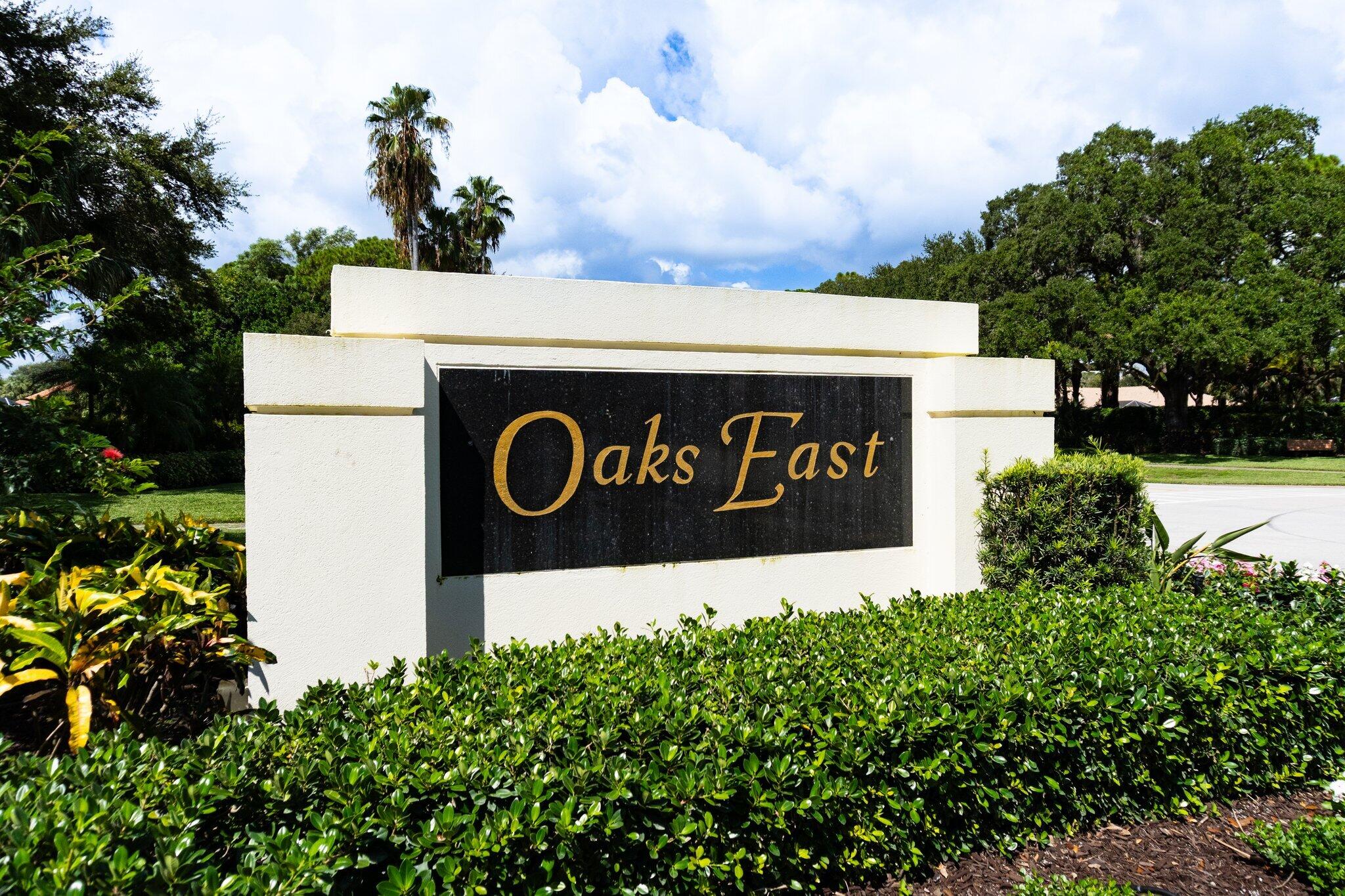 216 E Tall Oaks Circle