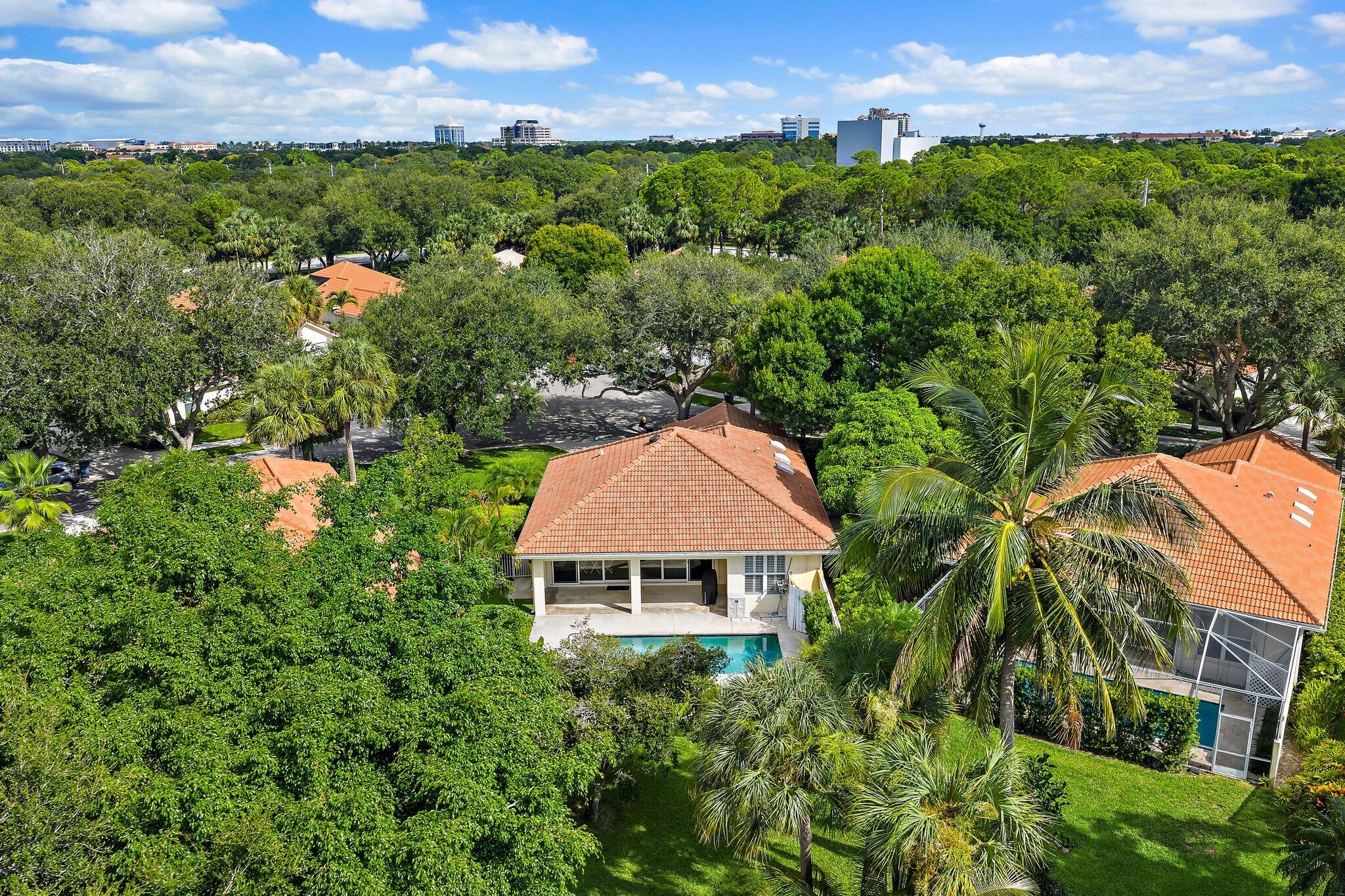 216 E Tall Oaks Circle