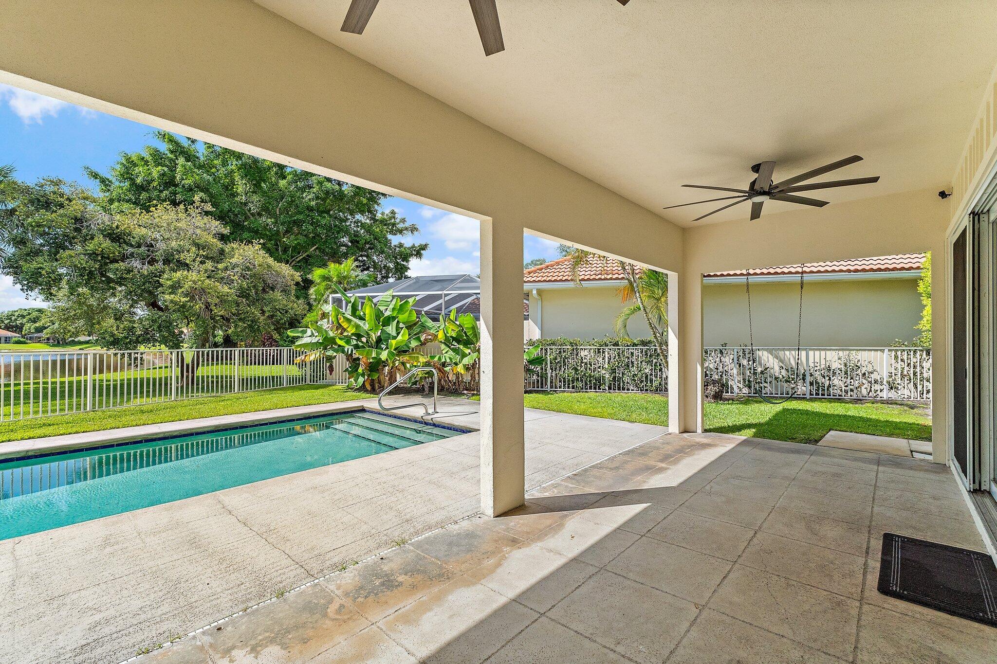 216 E Tall Oaks Circle