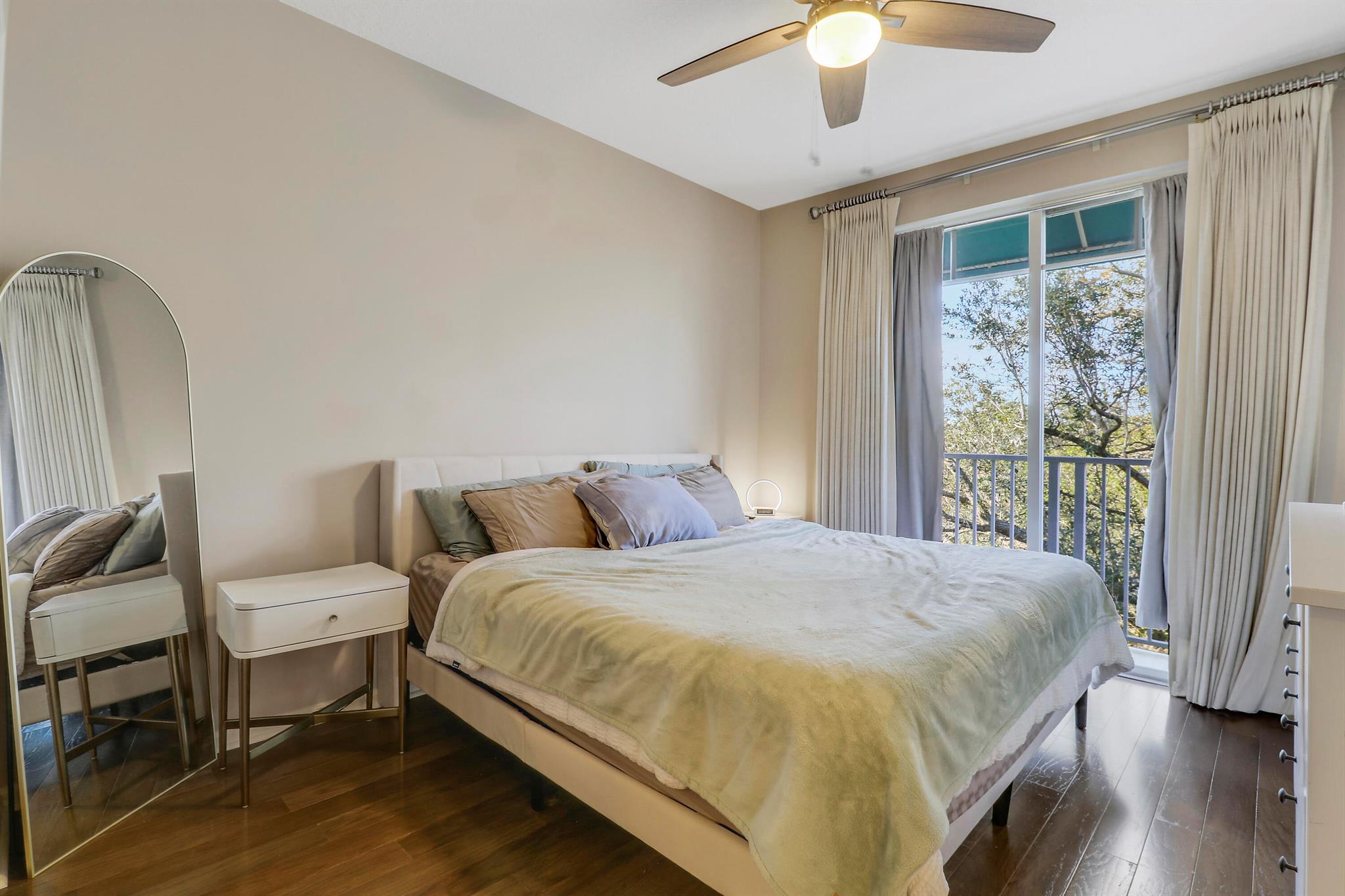 1152 University Boulevard 22