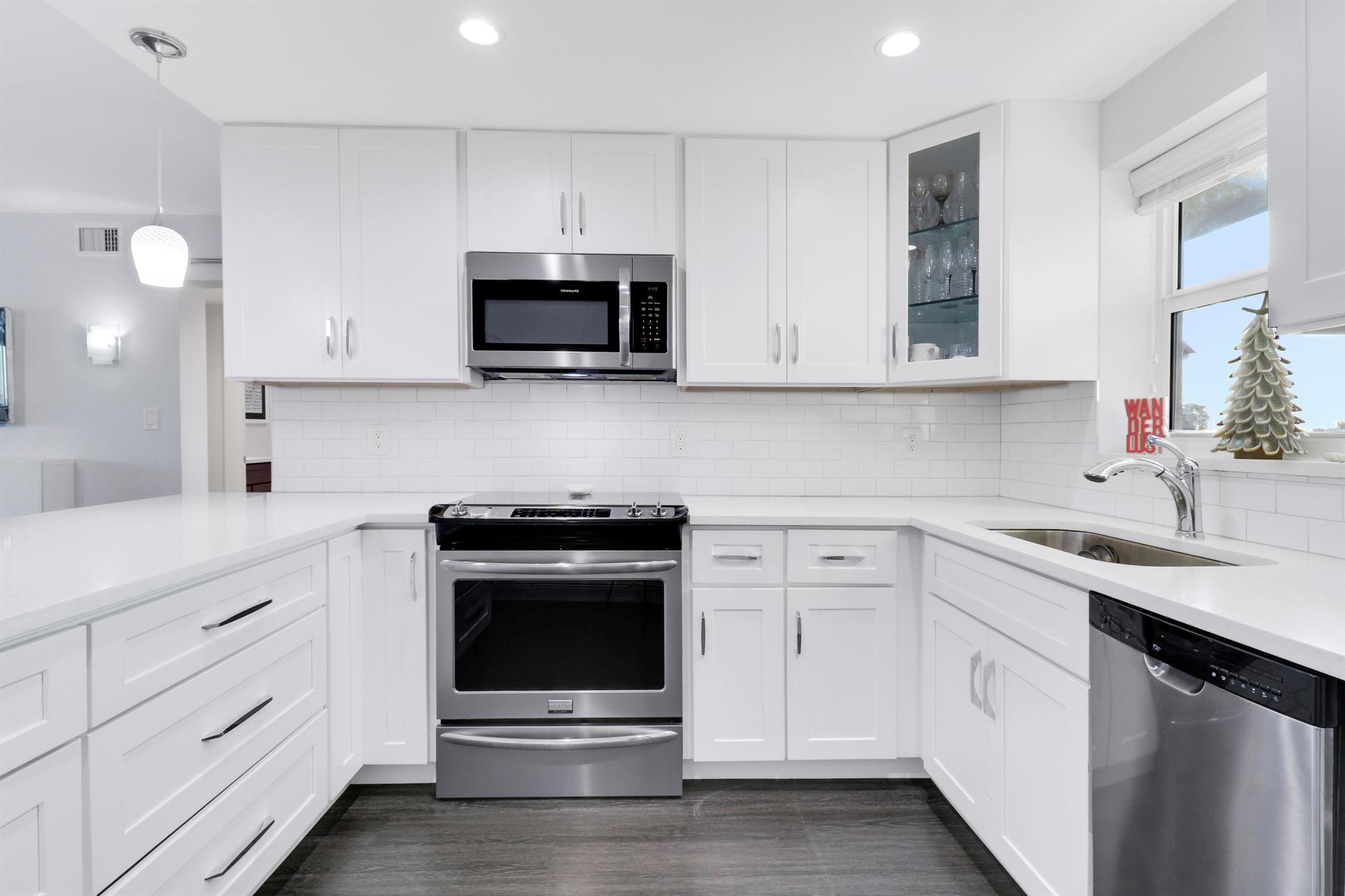 52 Yacht Club Drive 402