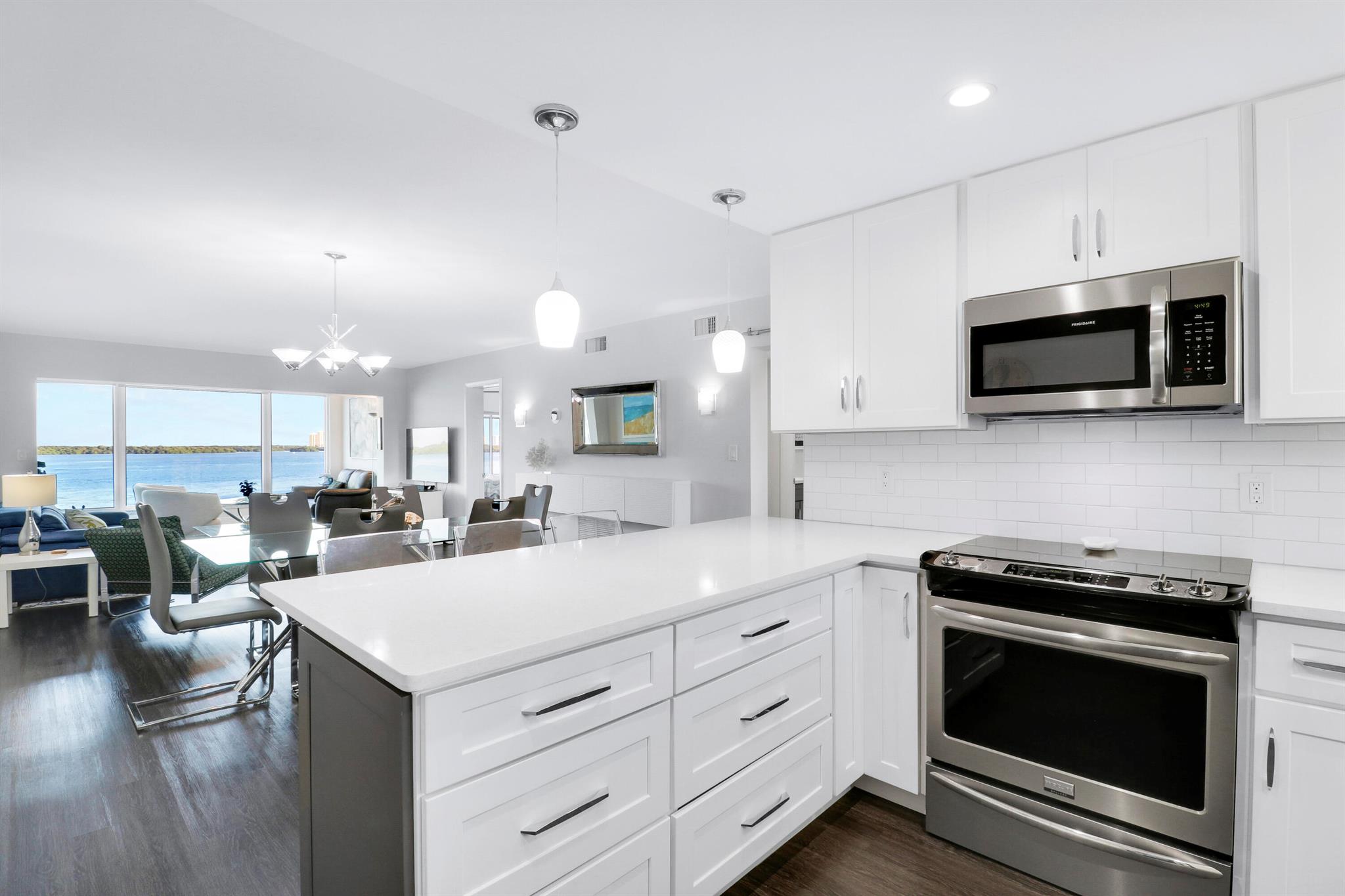 52 Yacht Club Drive 402