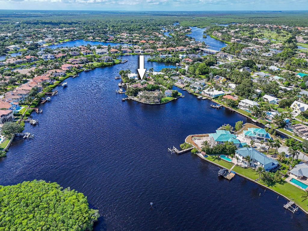 9195 SE Cove Point Street, Jupiter