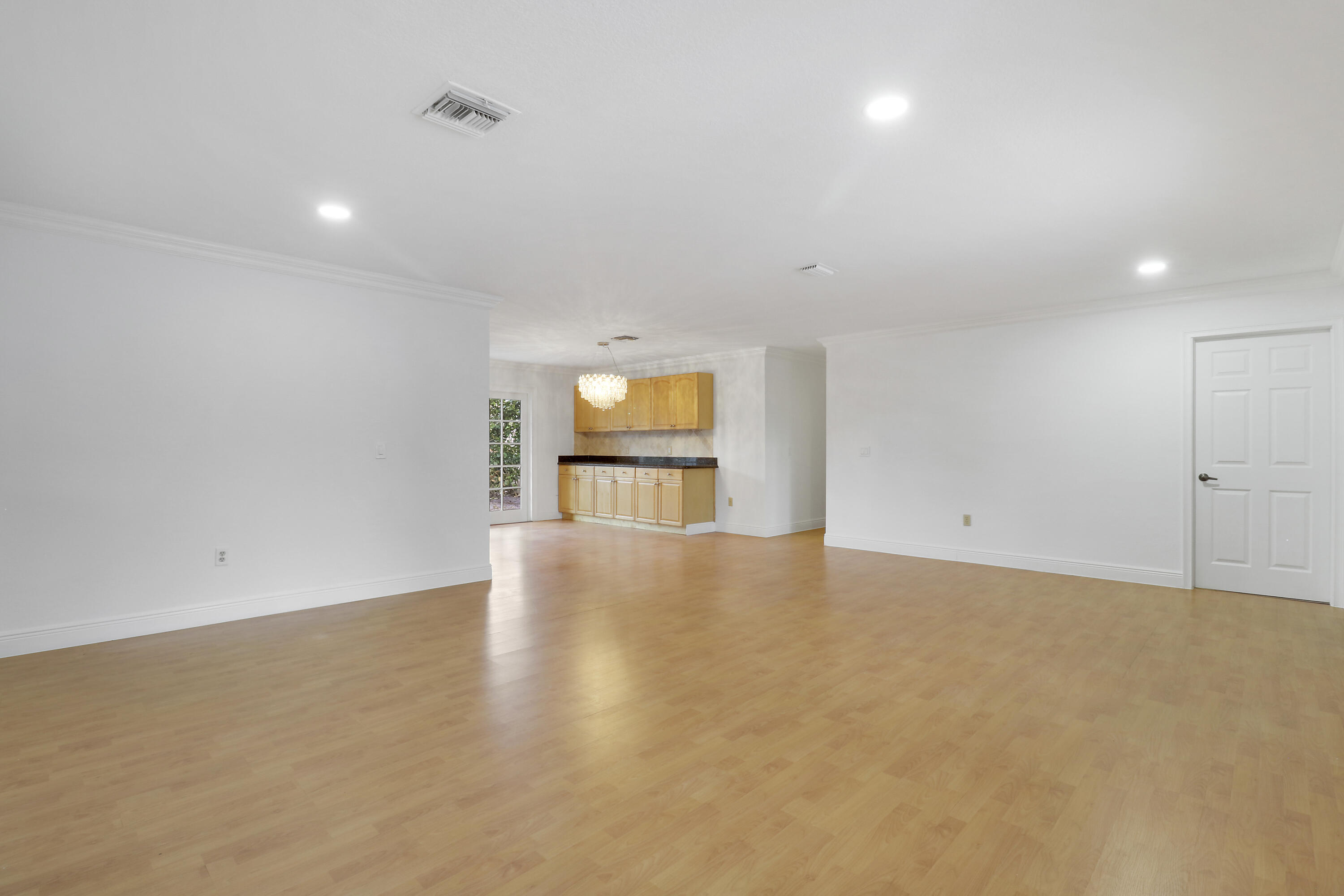 6259 Garrett Street
