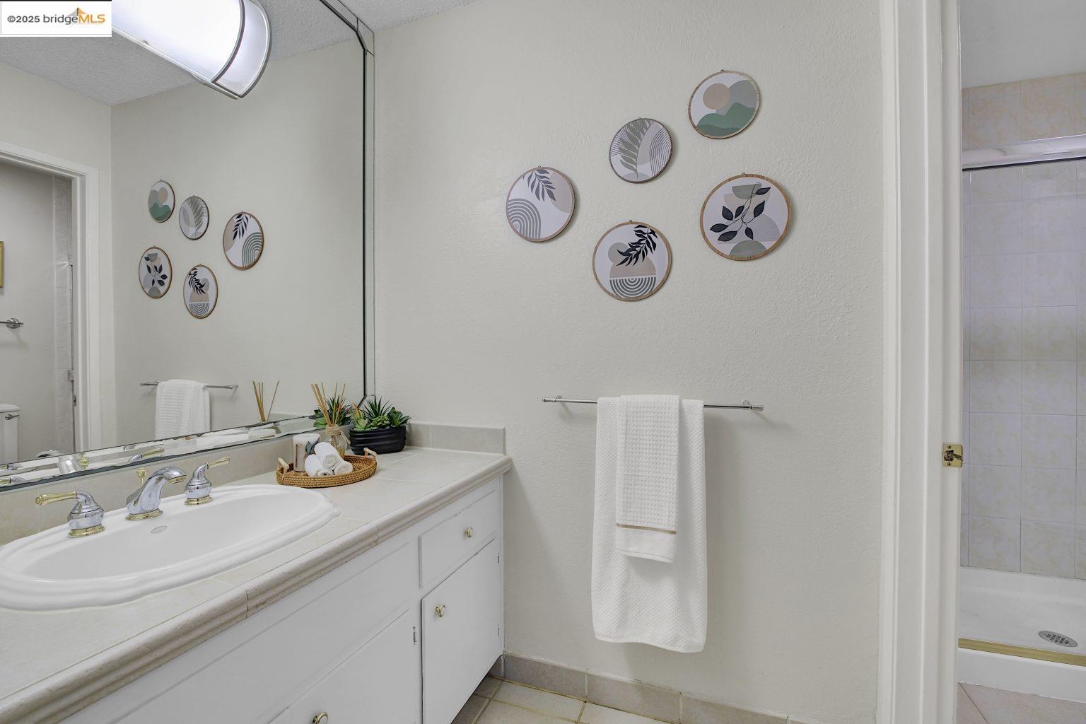 466 Crescent St # 115