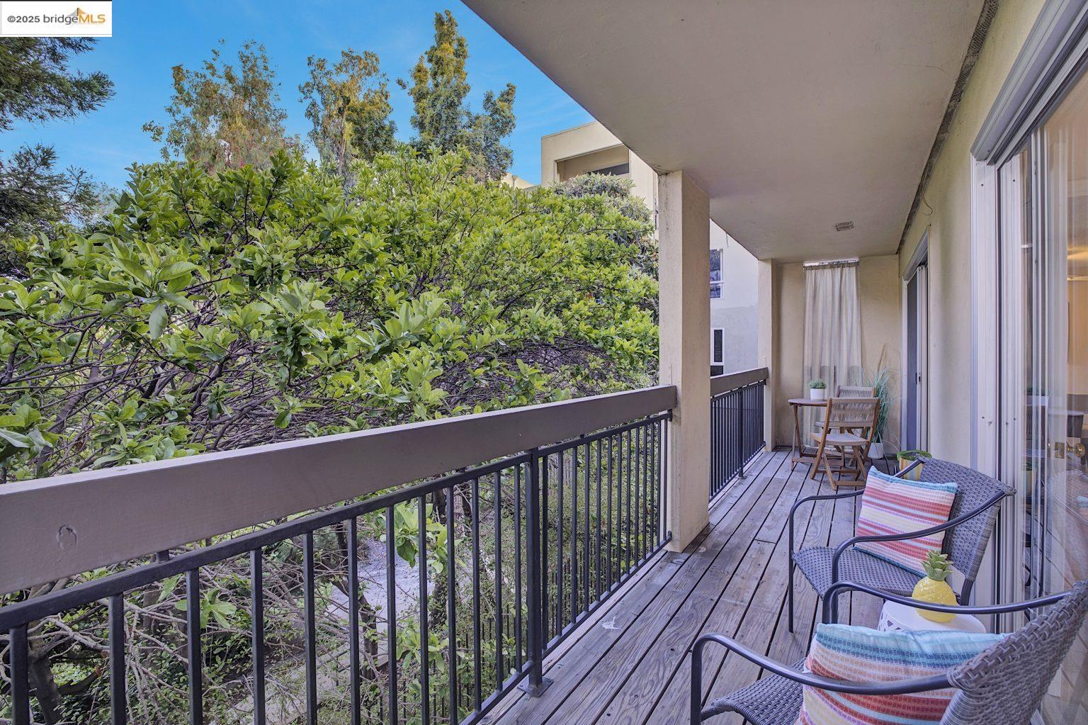 466 Crescent St # 115