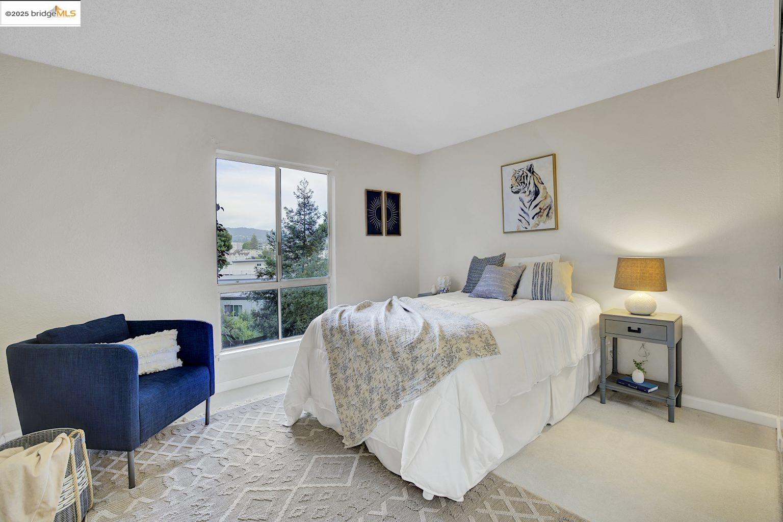 466 Crescent St # 115