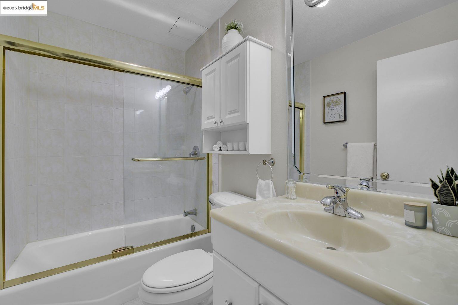 466 Crescent St # 115