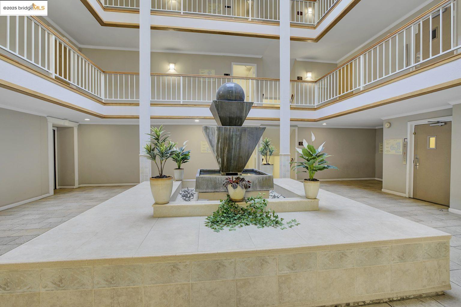 466 Crescent St # 115