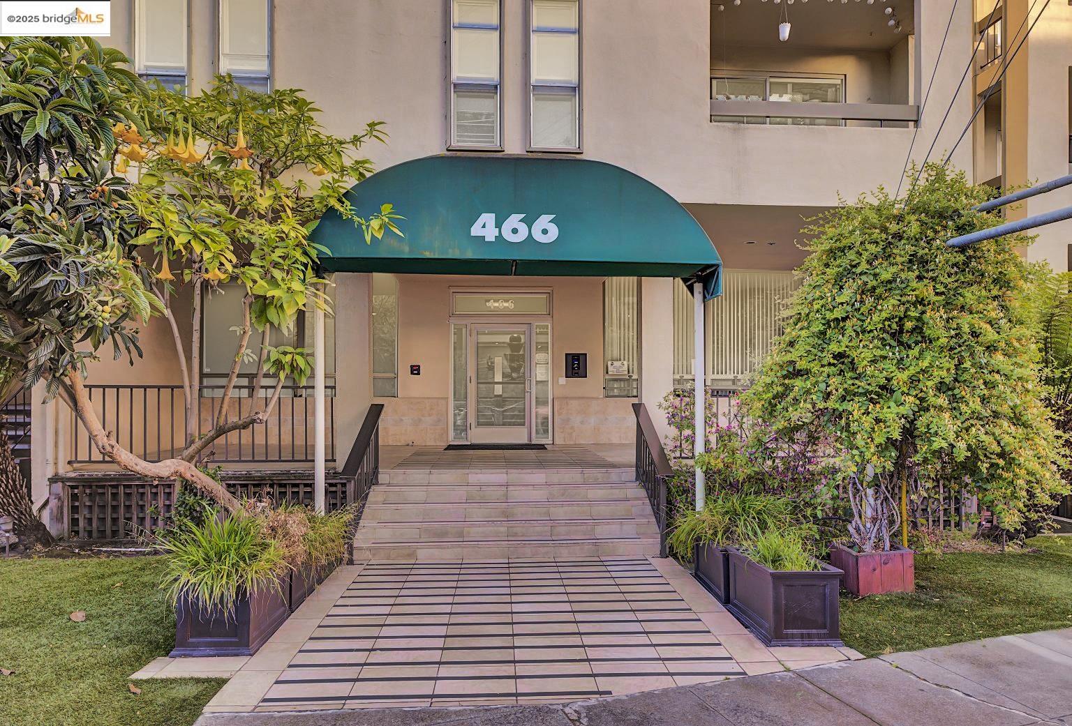 466 Crescent St # 115