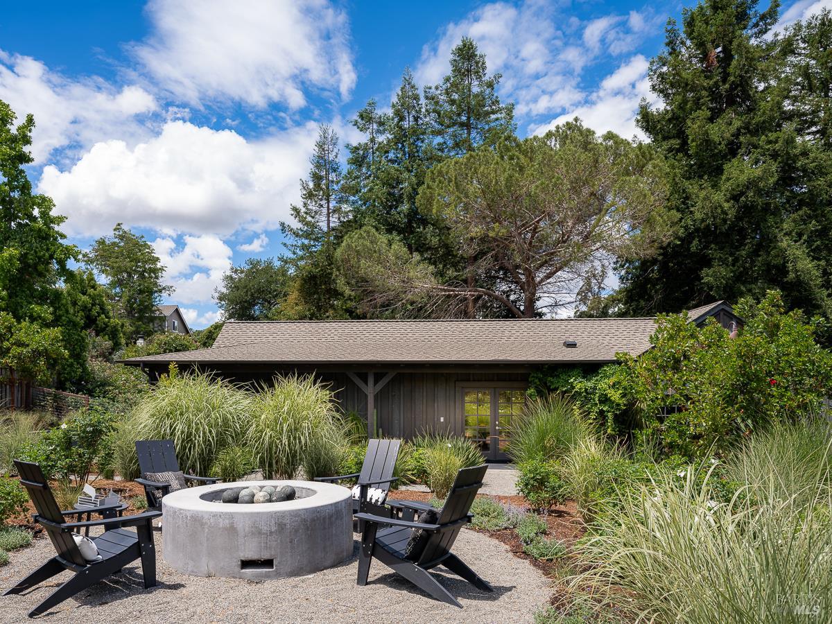 555 Magnolia Avenue