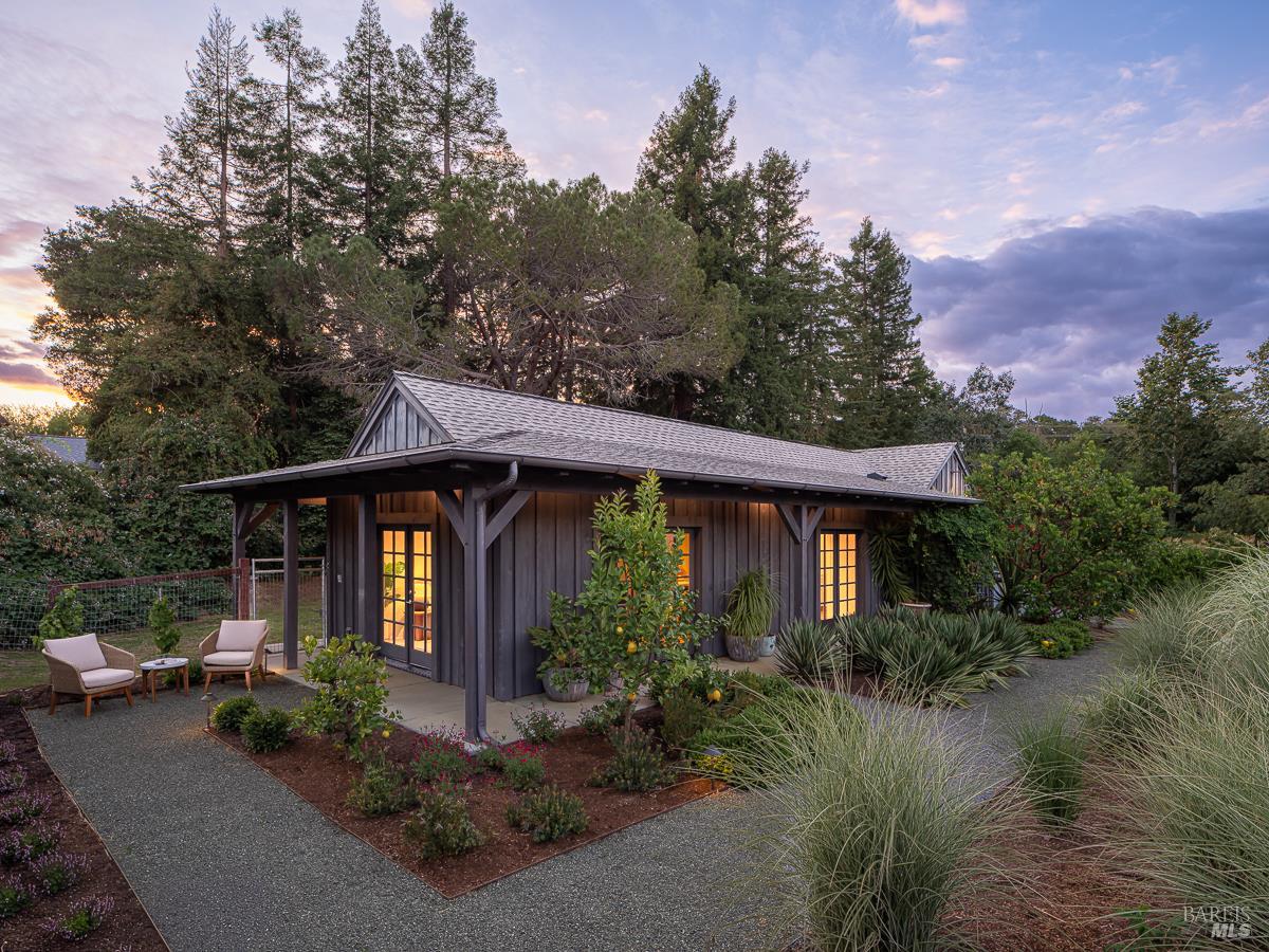555 Magnolia Avenue