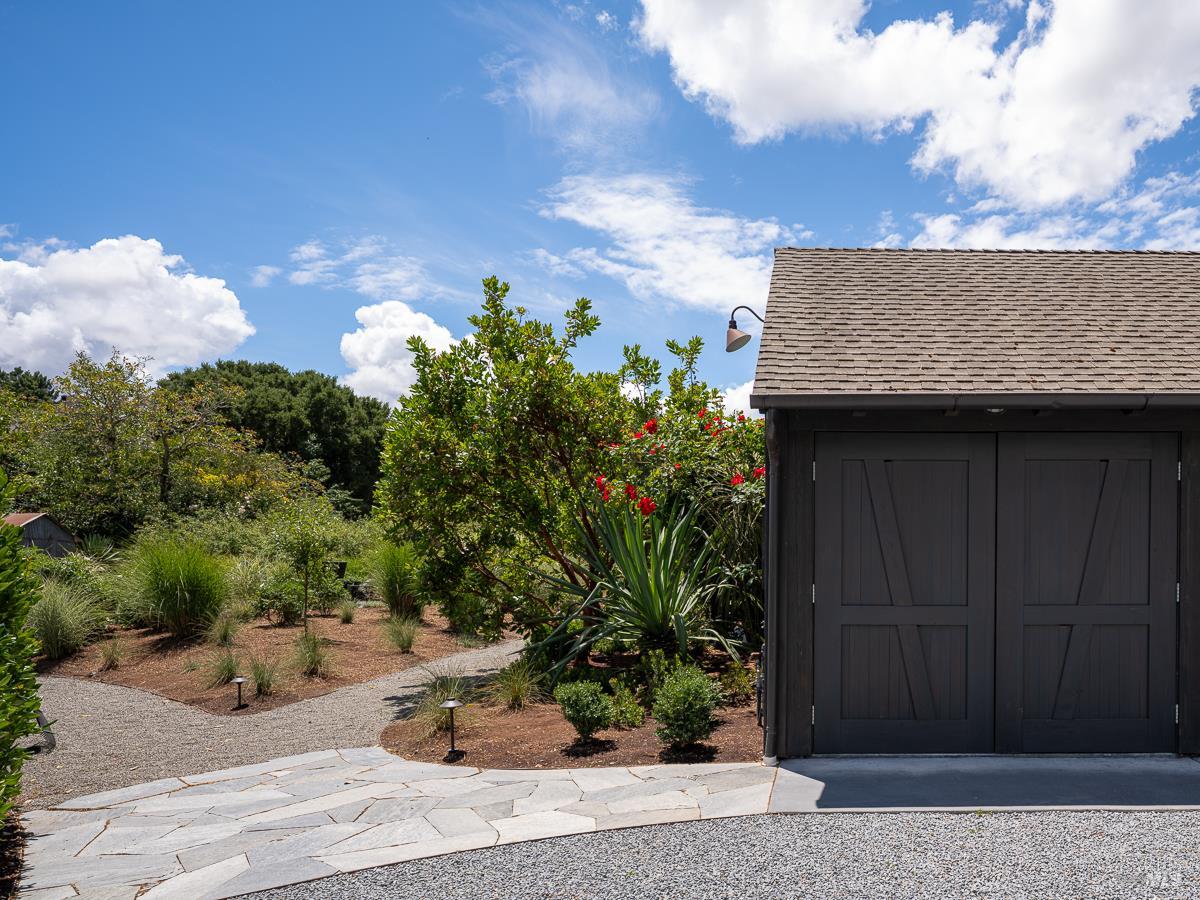 555 Magnolia Avenue