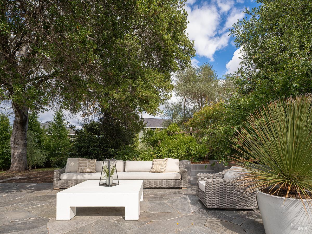 555 Magnolia Avenue