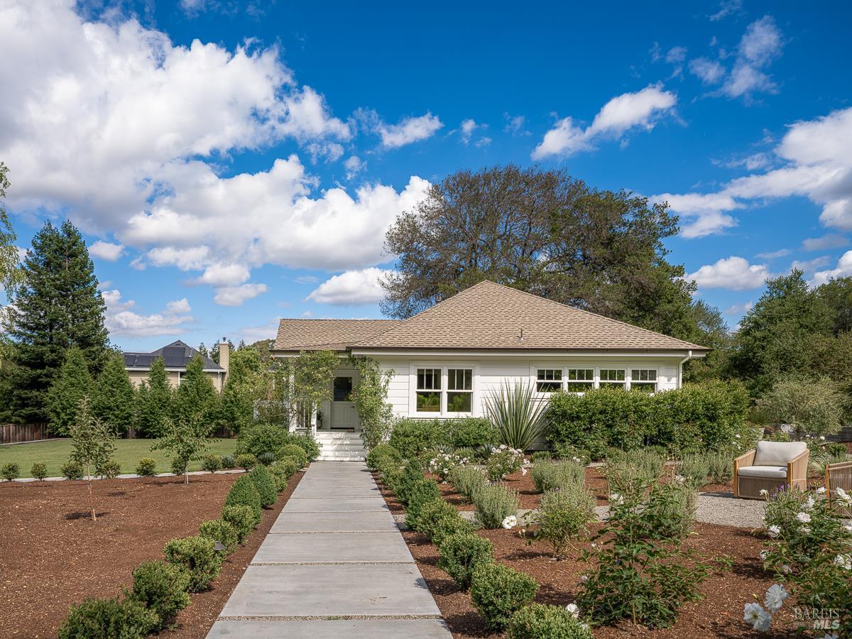 555 Magnolia Avenue
