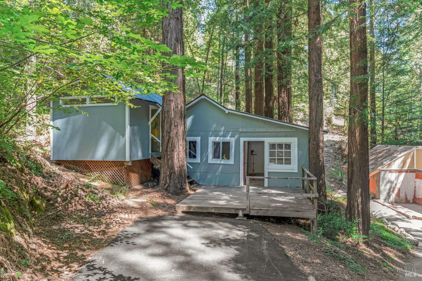 2728 Bohemian Highway