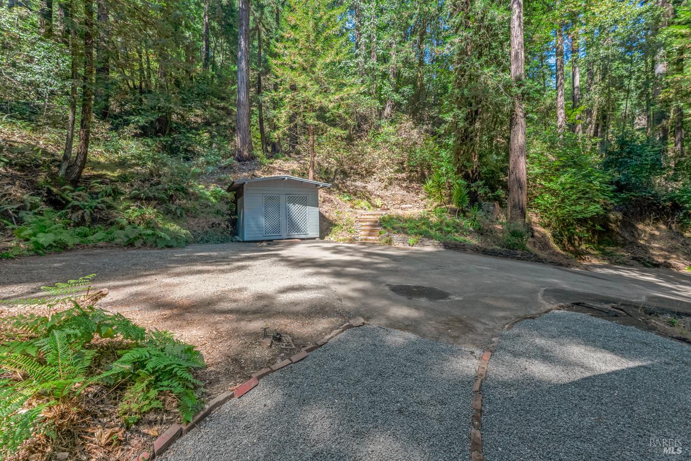 2728 Bohemian Highway