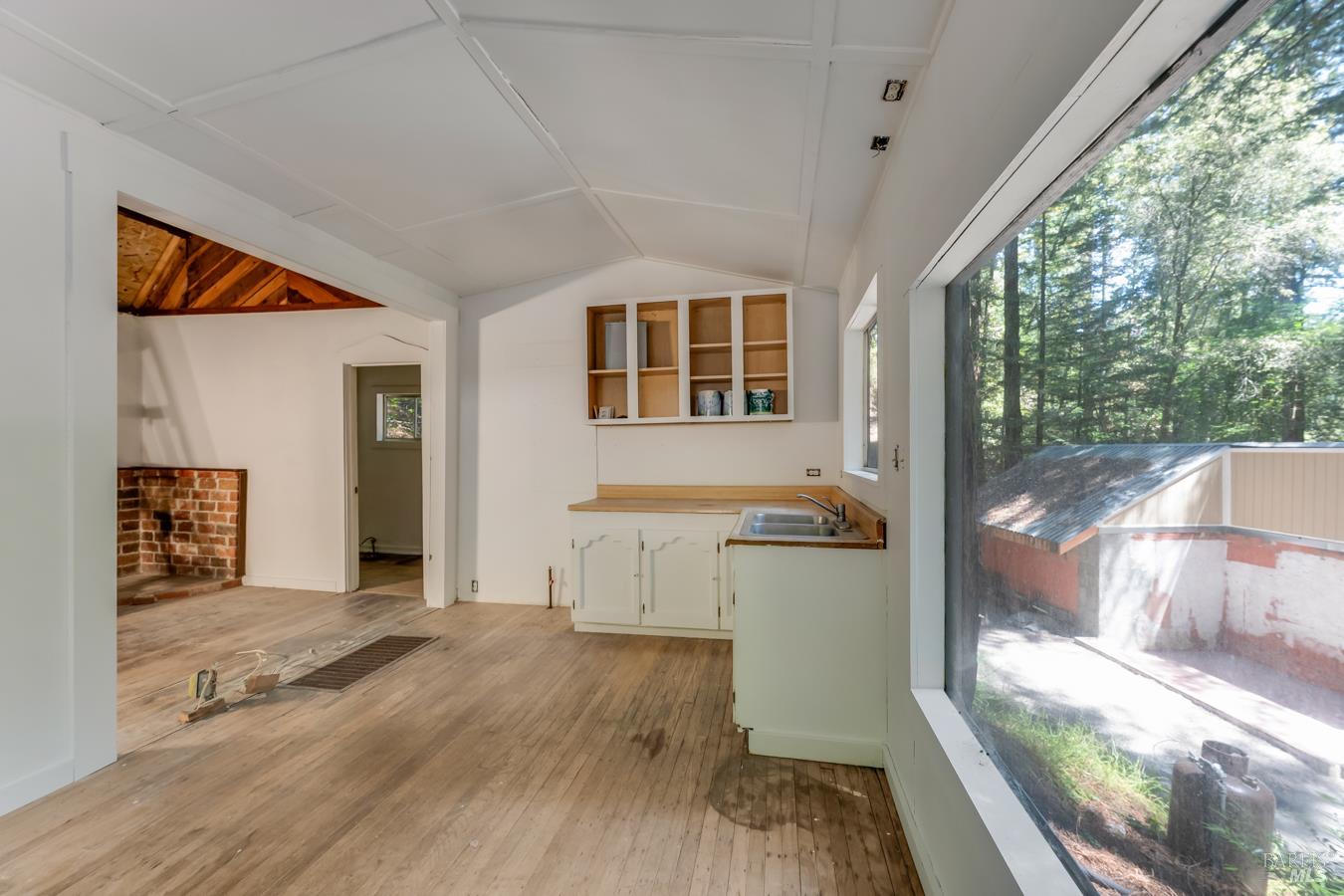 2728 Bohemian Highway