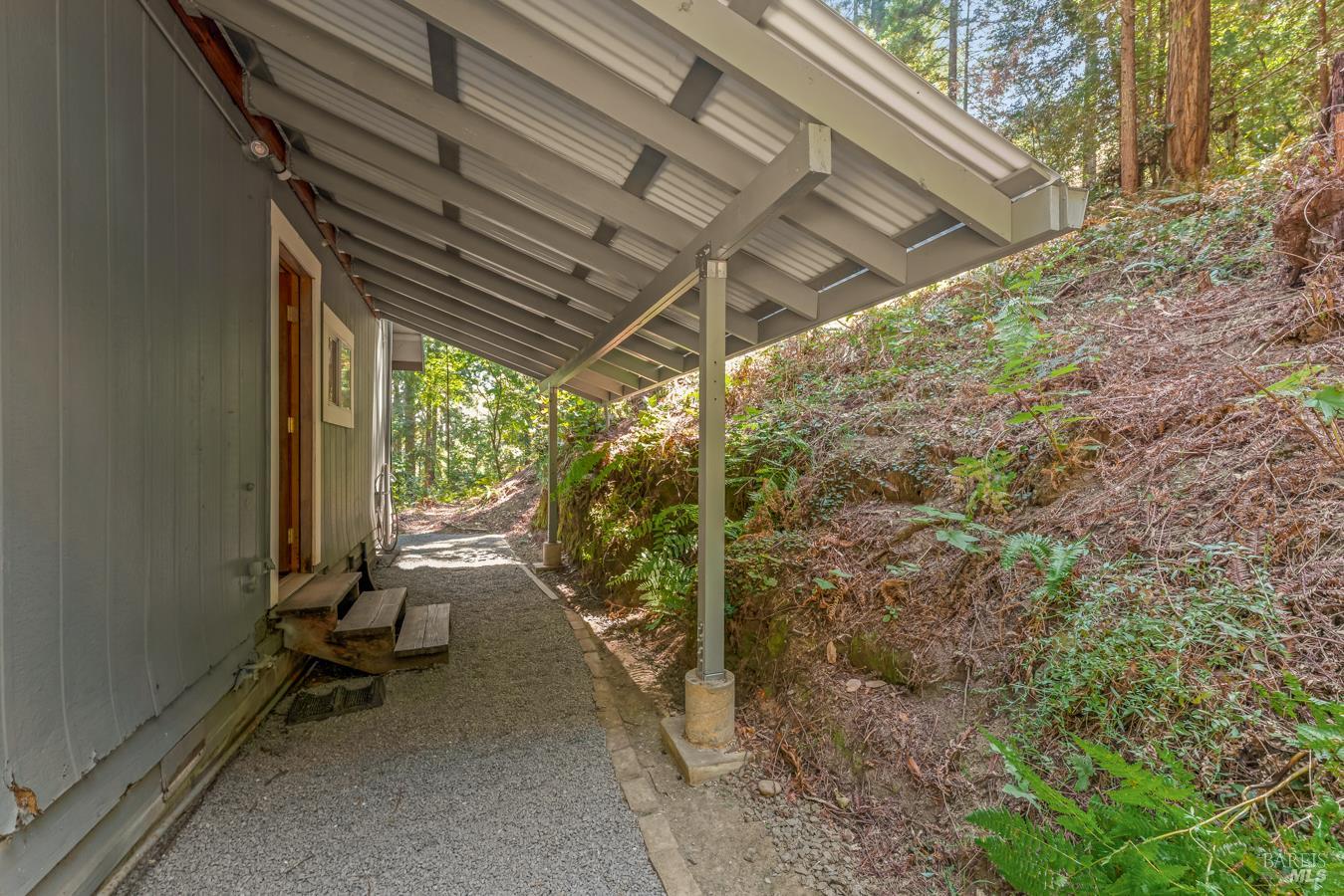 2728 Bohemian Highway