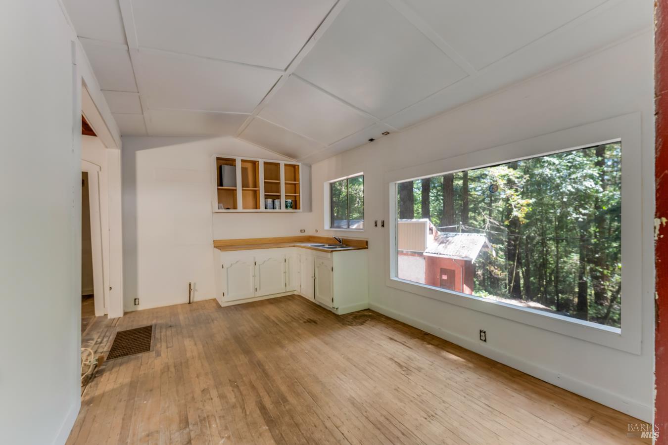 2728 Bohemian Highway