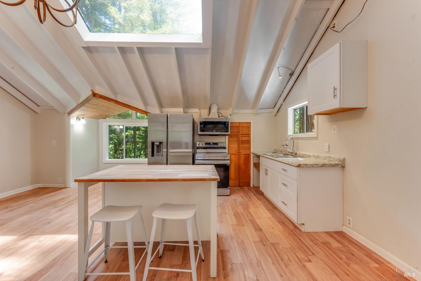 2728 Bohemian Highway