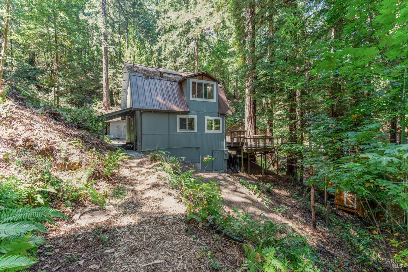 2728 Bohemian Highway