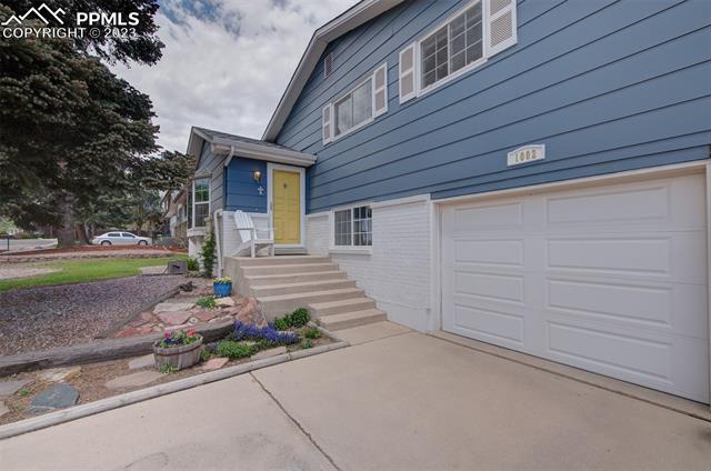 1002 Delft Drive