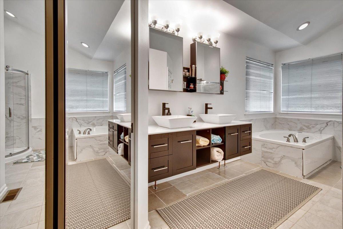 3932 Carriage Hill Lane