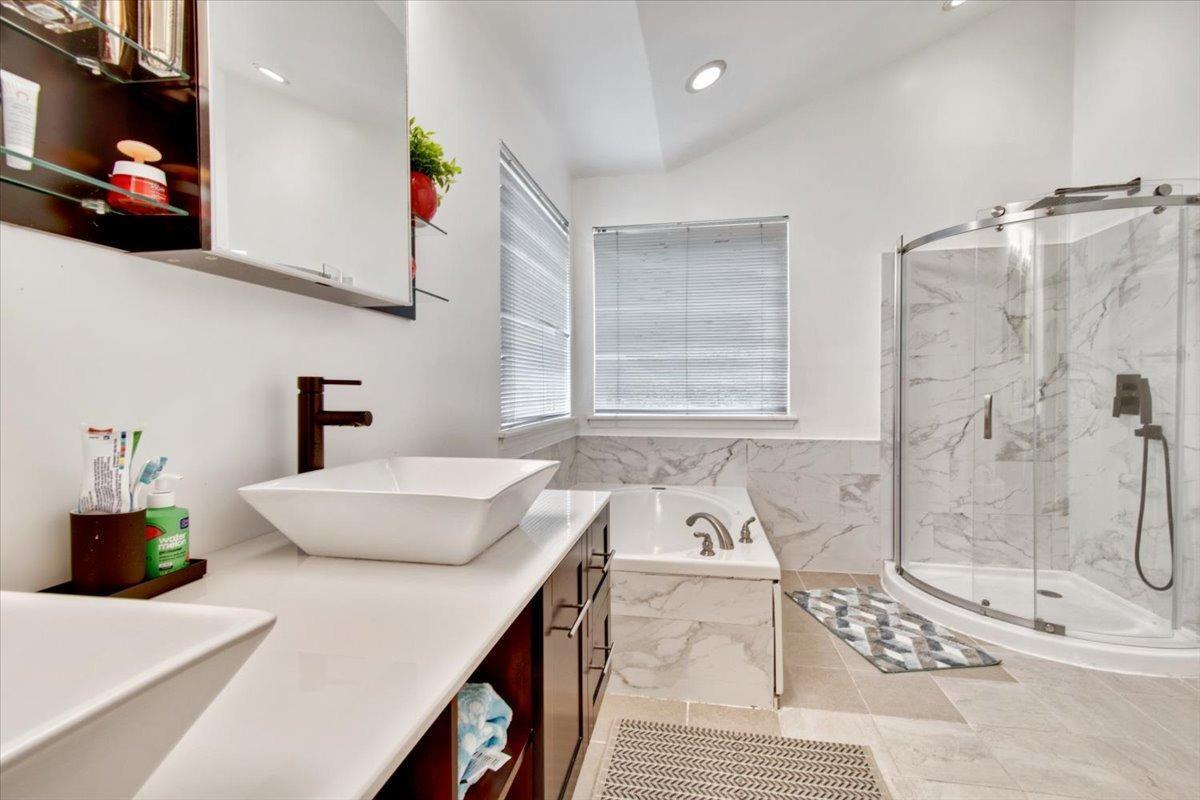 3932 Carriage Hill Lane
