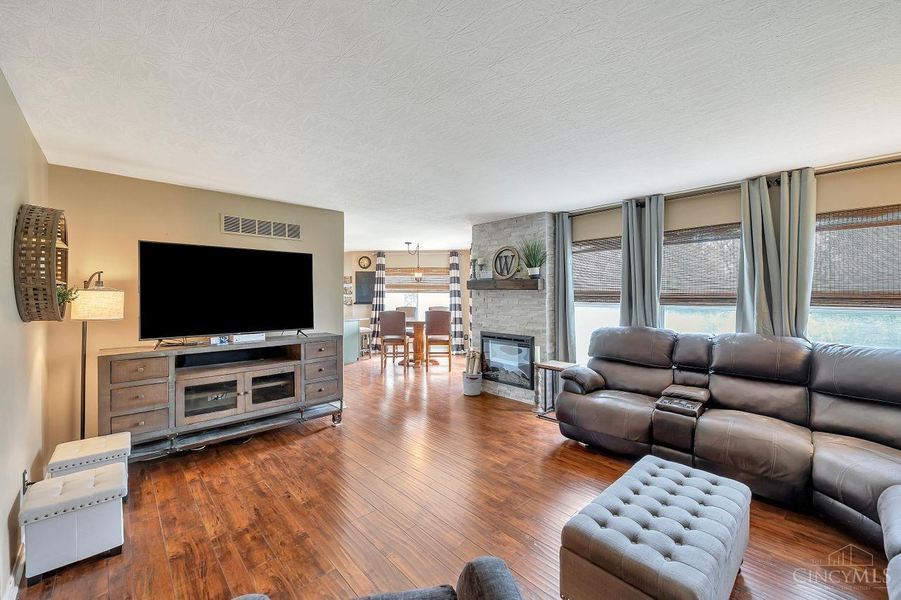 5545 Windsor Court