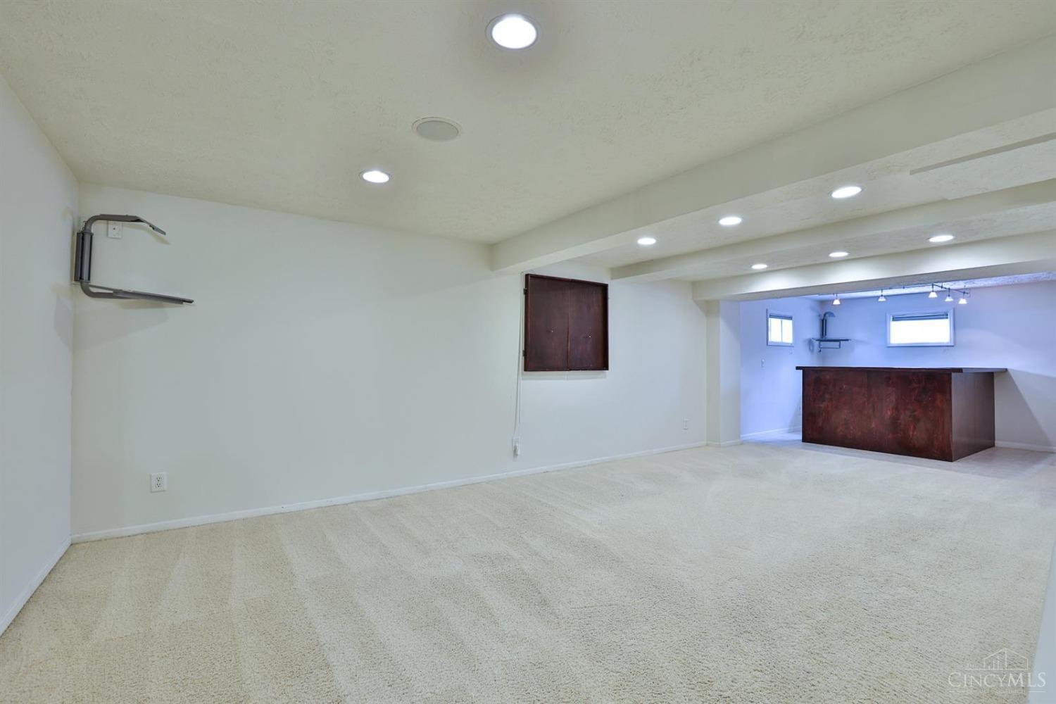 6309 Hedgerow Drive