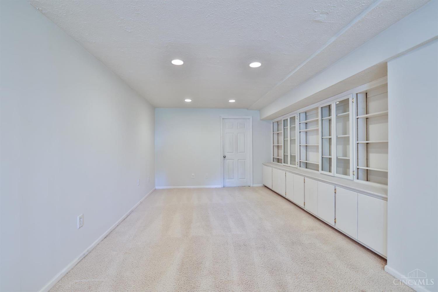 6309 Hedgerow Drive