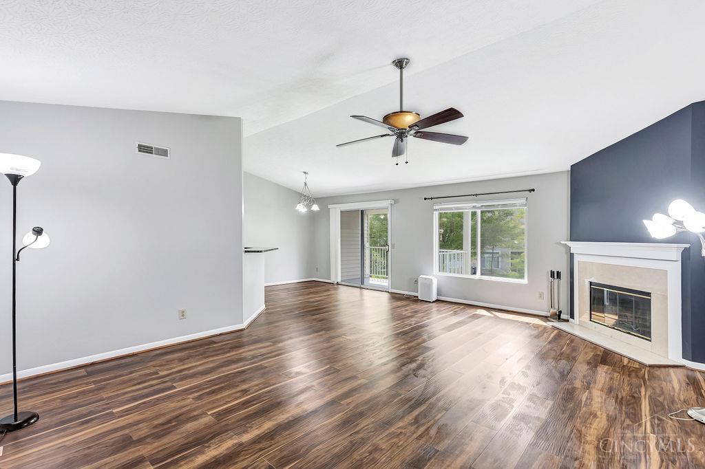 4401 North Point 303
