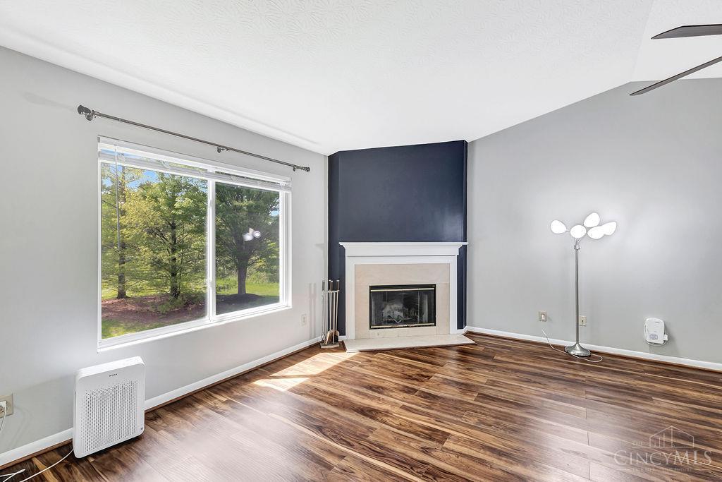 4401 North Point 303