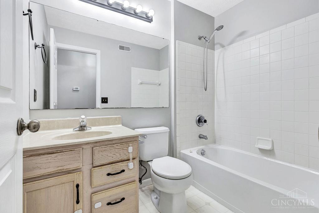 4401 North Point 303