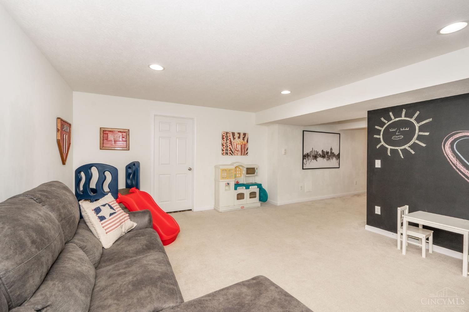1742 Amberwood Way